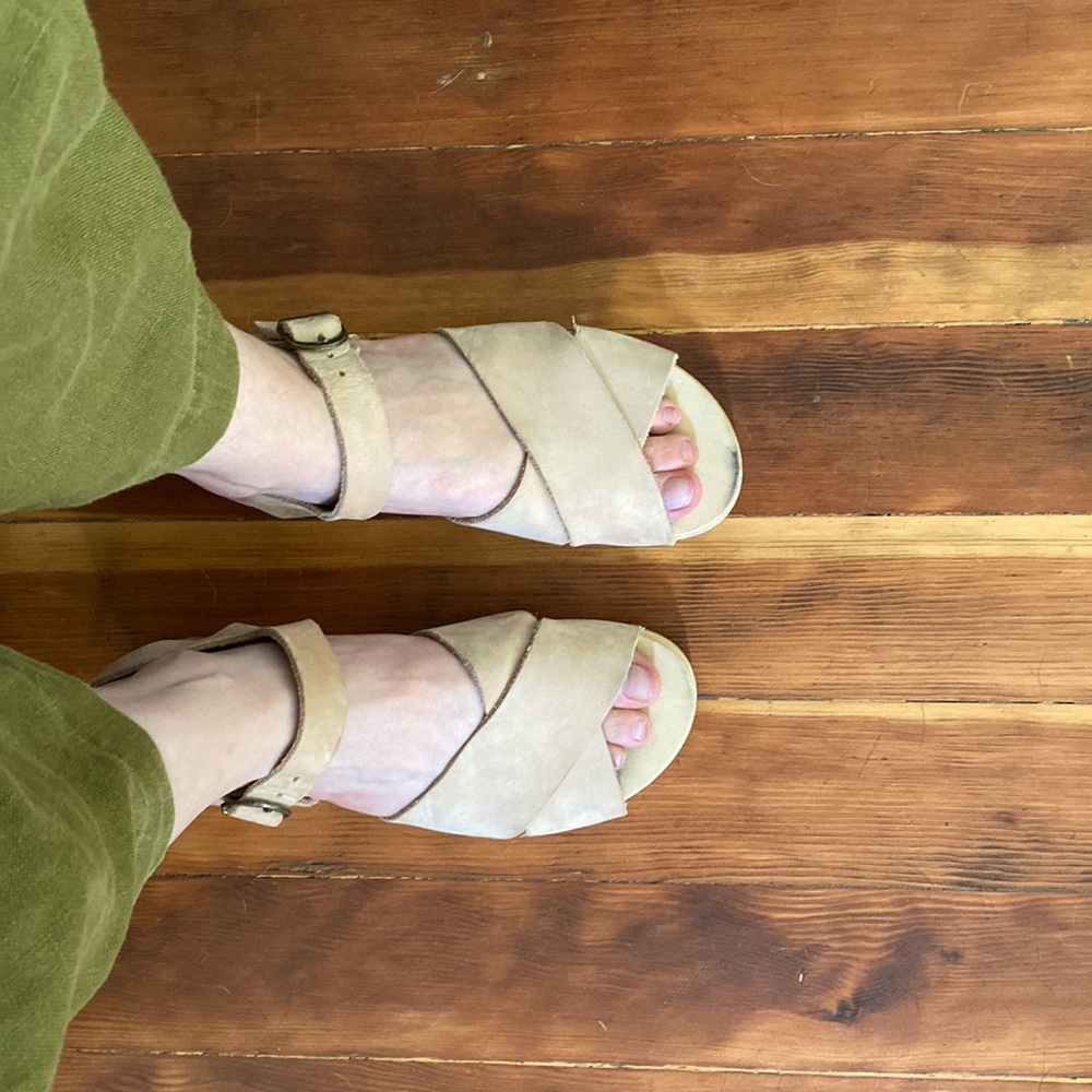 No.6 flat base clogs in neutral peach - size 38